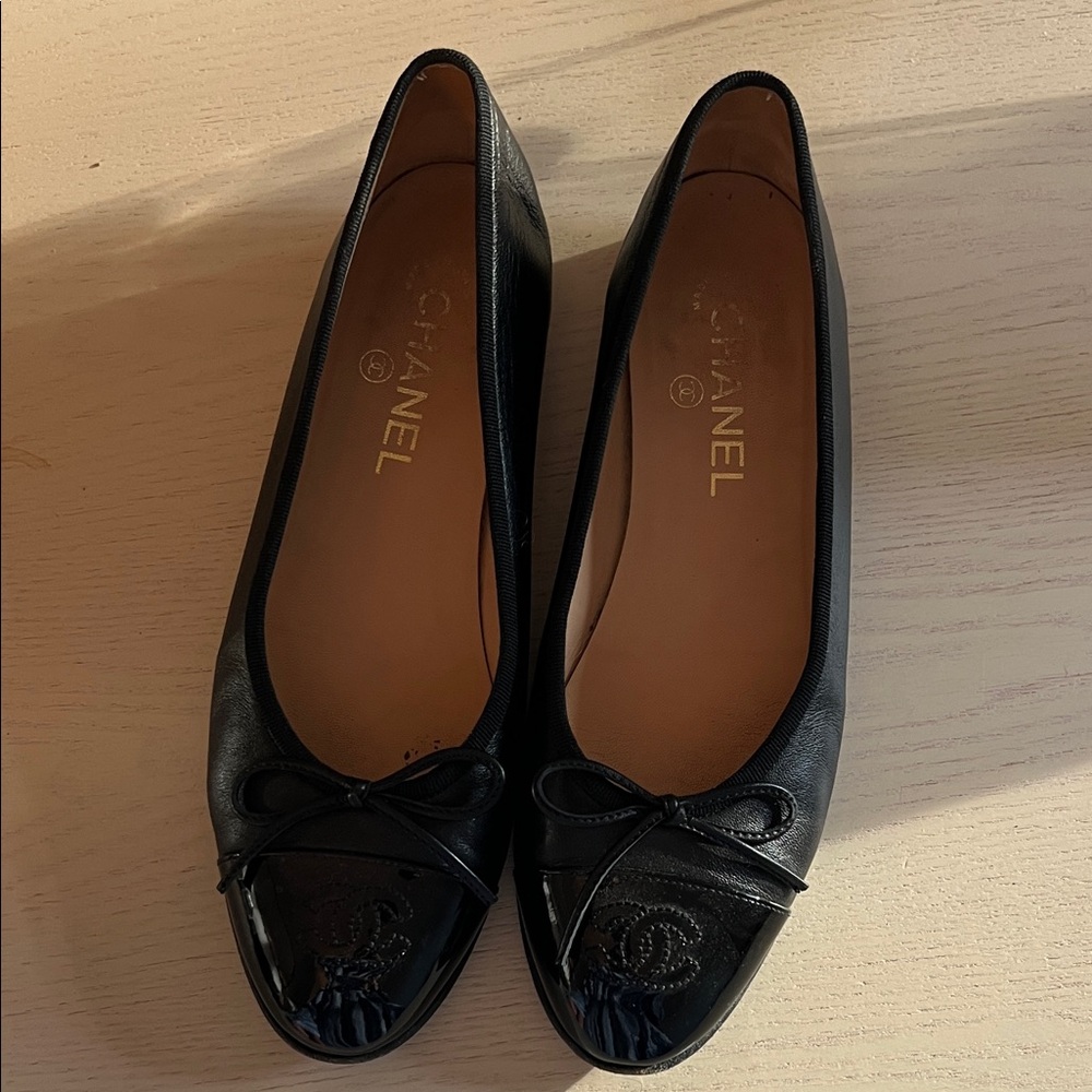 CHANEL Black Leather Loafers with Bow